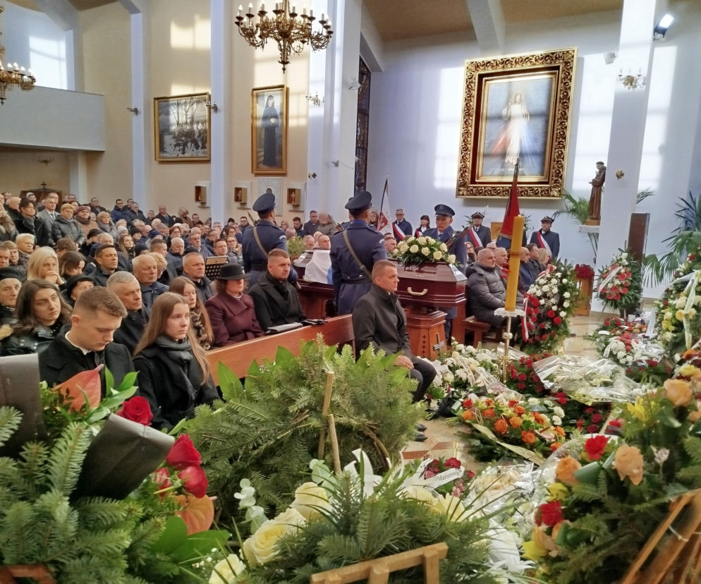 Śp. Janusza Cabaja pożegnały władze miasta, radni i mieszkańcy