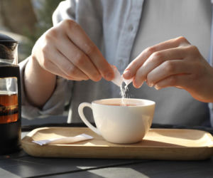 Aspartam i erytrytol pod lupą. Produkty bez cukru mogą postarzać mózg nawet o lata