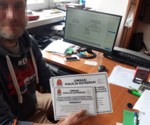 Policjanci edukują seniorów w Warszawie