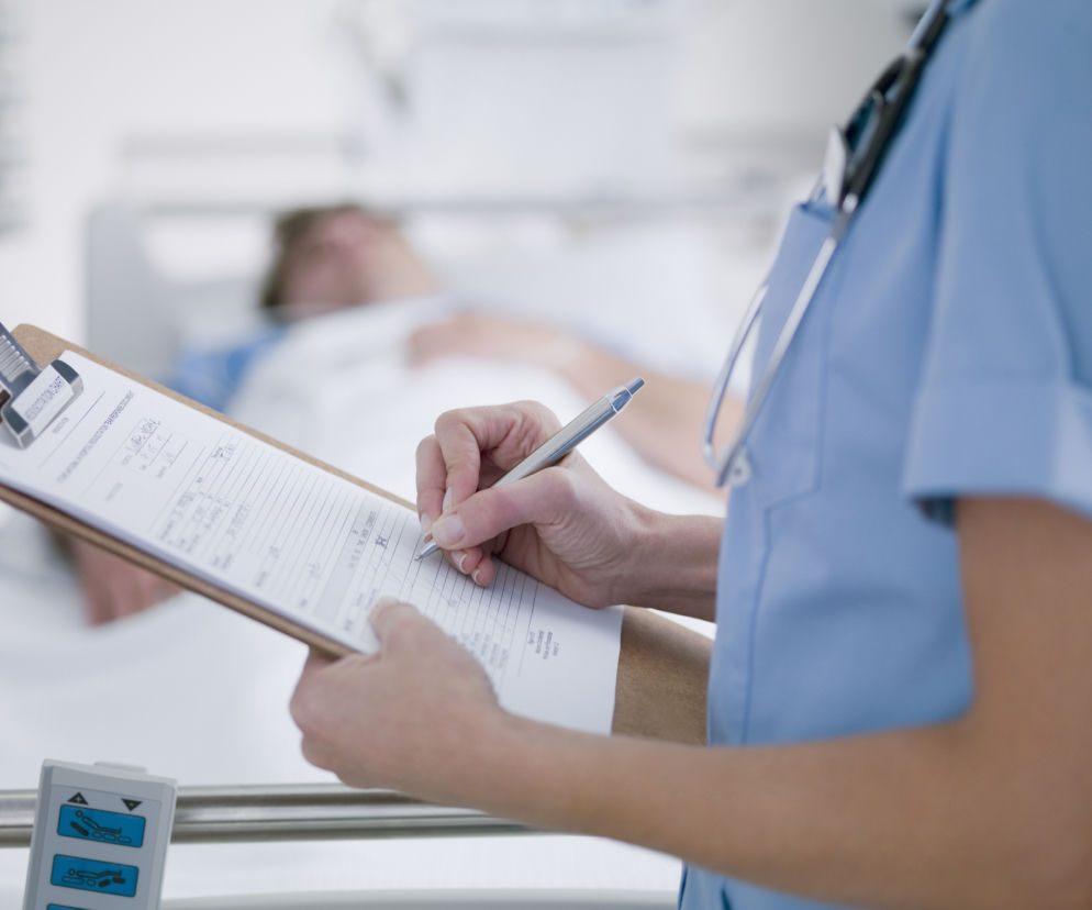 W walce z infekcją COVID-19. Terapia ECMO uratowała 28-latkowi życie