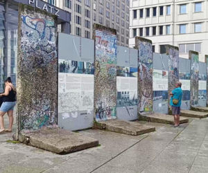 65 lat temu powstał Mur Berliński