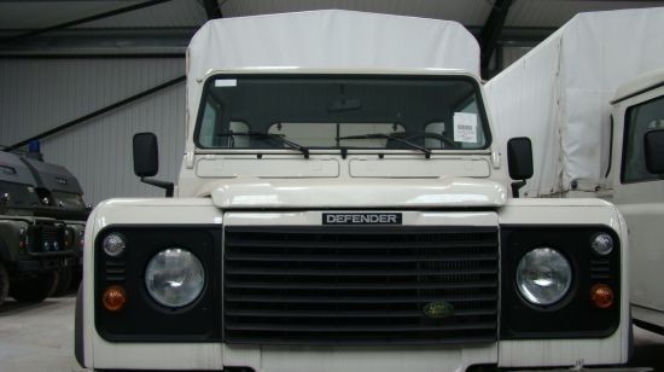 Land Rover Defender NATO
