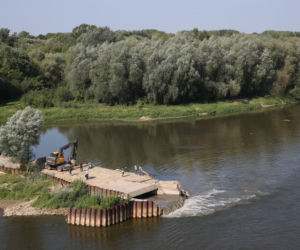 Budowa mostu pontonowego na Wiśle