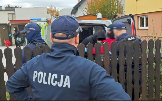 Zabił gospodarza i pobiegł do sąsiadów. Sprawca wrócił na miejsce zbrodni