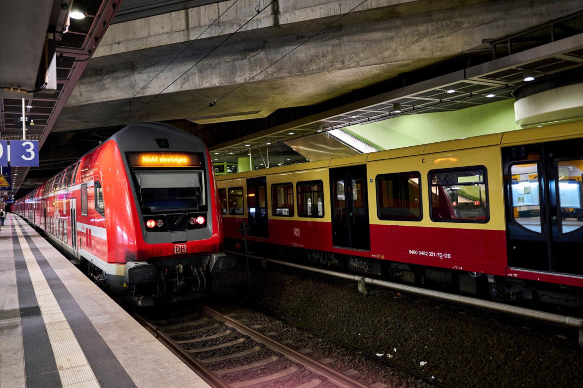 Niemcy/ Prezes Deutsche Bahn: ruch kolejowy stopniowo wraca do normy (opis) Awaria systemu łączności radiowej GSM-R wymusiła zatrzymanie wszystkich pociągów w całym kraju na czas ok. dwóch godzin