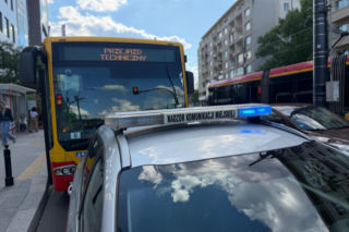 Kobieta przewróciła się w autobusie i zmarła