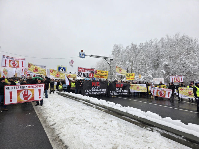 Blokada zakopianki i protesty przeciwko S7. Mieszkańcy są zdesperowani, chodzi o setki domów
