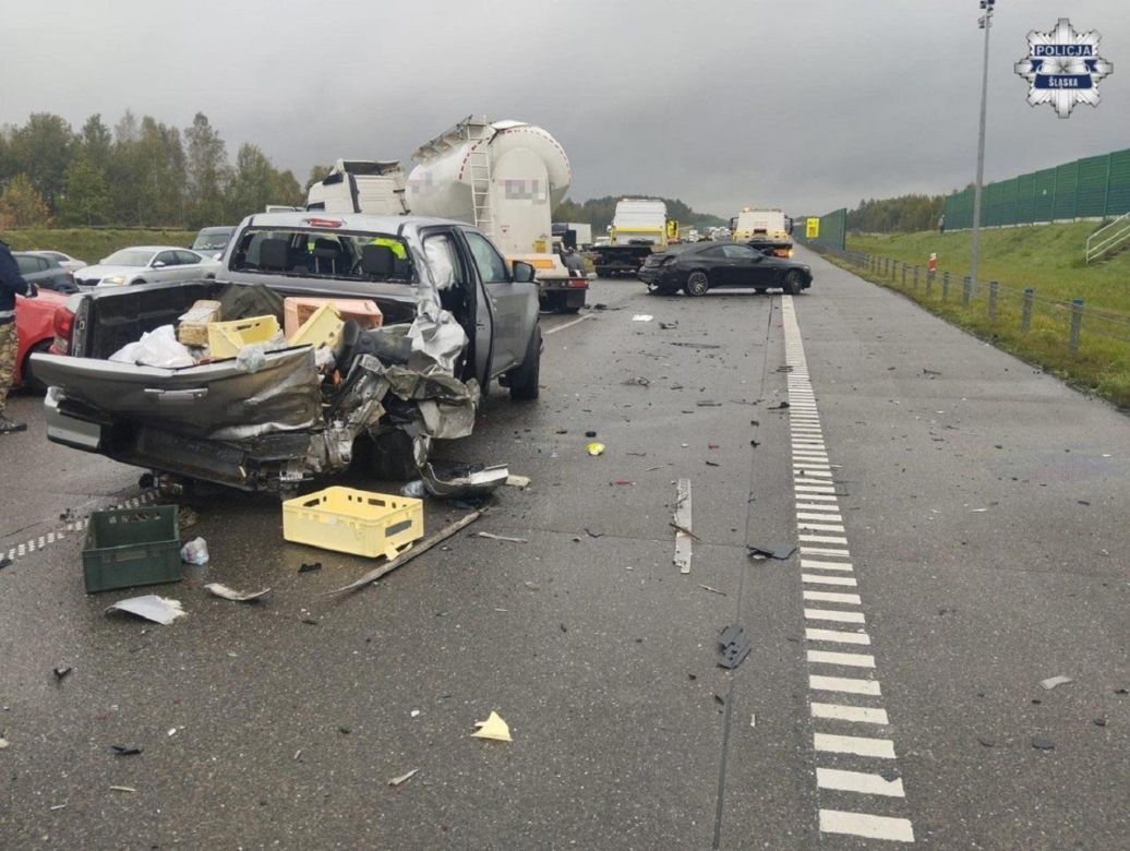 Karambol pięciu aut na A1 pod Częstochową! Są ranni
