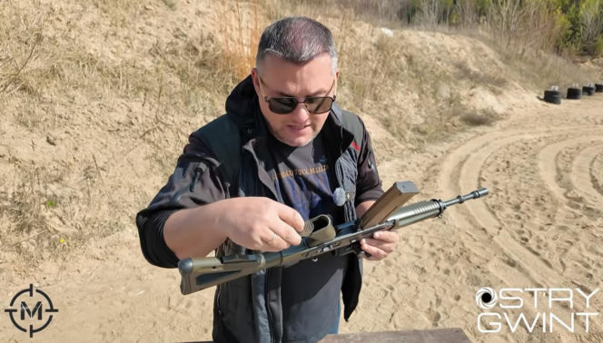 Karabin SIG 553 - niezawodność Kałasznikowa w szwajcarskim wydaniu