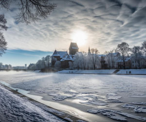 Toruń zamarza dziś! Jakie mroźne niespodzianki przyniesie 07.02.2026?