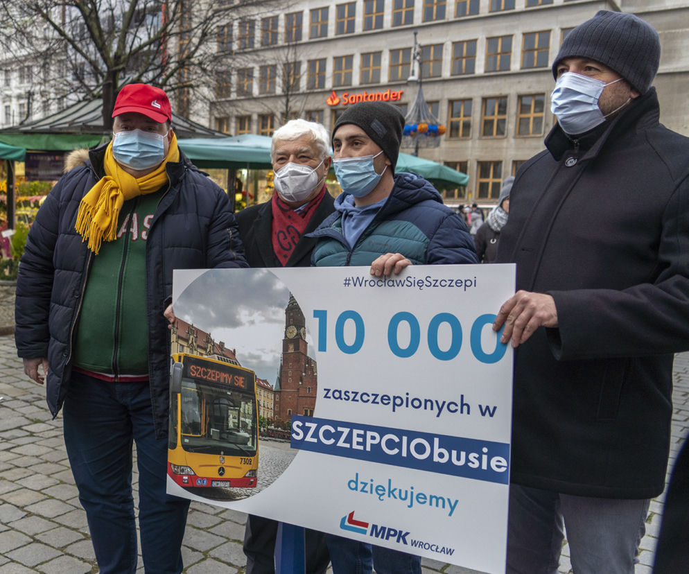 We wrocławskim SZCZEPCIObusie zaszczepiło się już ponad 10 tys. osób