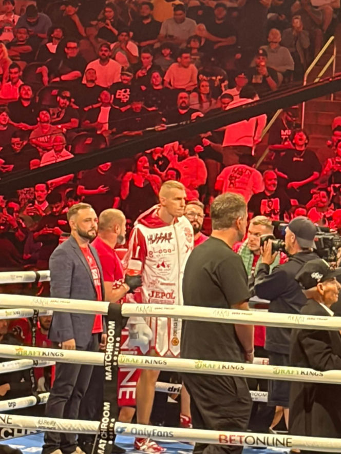 Damian Knyba posłał na deski Andy’ego Ruiza Jr. w Newark