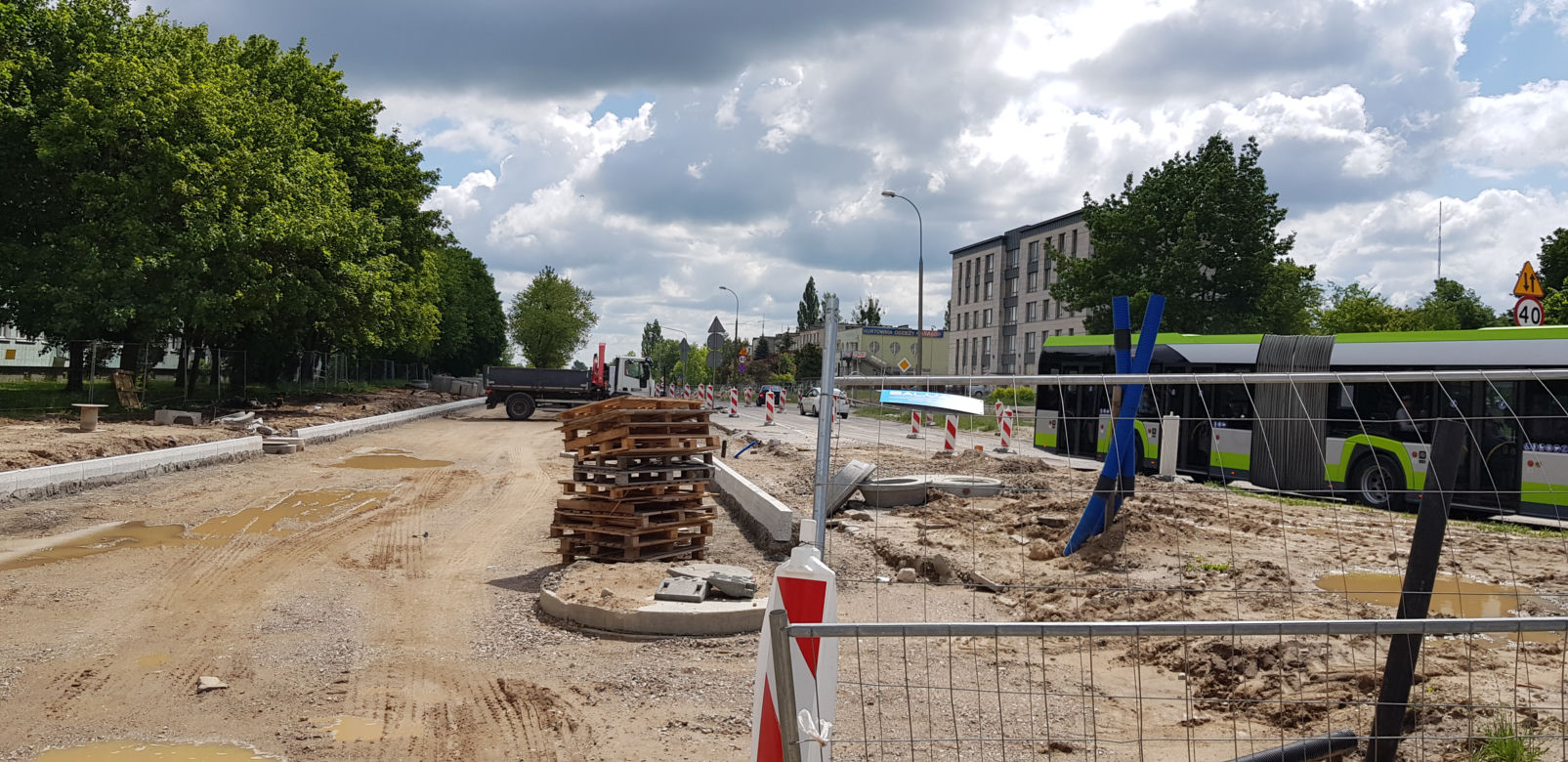 Jak teraz wygląda plac budowy na odcinku Piłsudskiego od skrzyżowania z Dworcową do skrzyżowania z Leonharda i Wyszyńskiego
