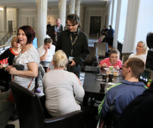 niepełnosprawni