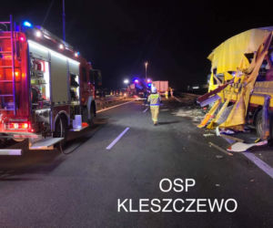 Groźny wypadek dwóch ciężarówek na A2 koło Poznania. Został z nich złom 