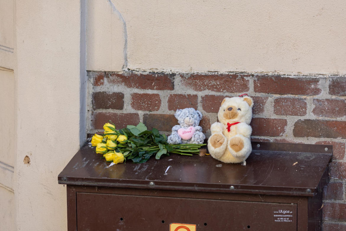Poznań. Morze zniczy w miejscu tragedii