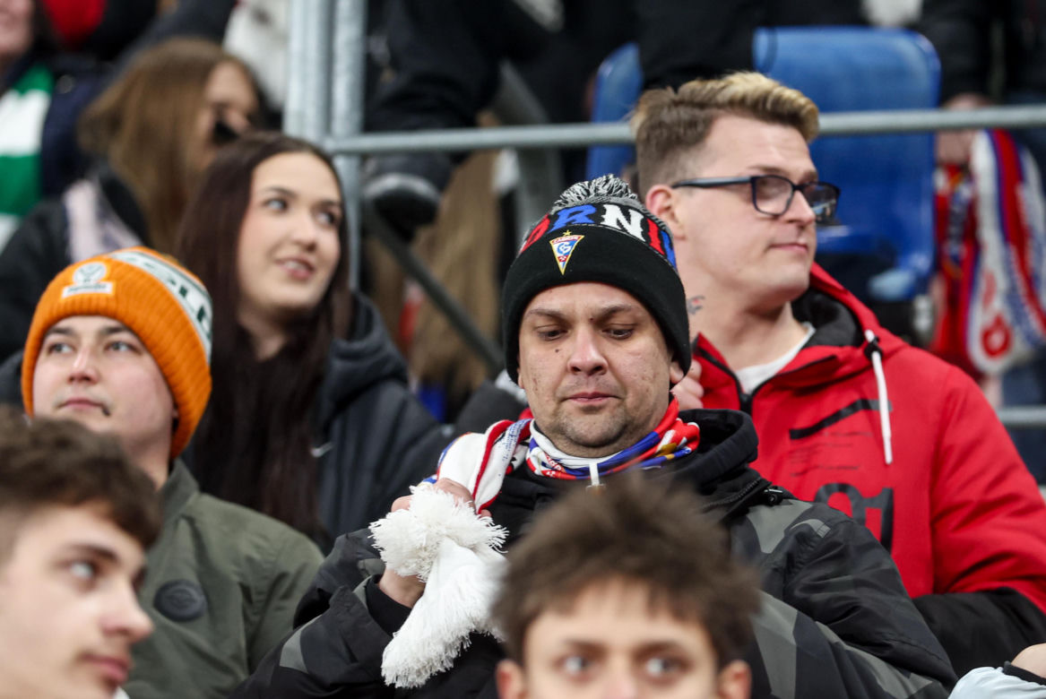 Górnik Zabrze - Pogoń Szczecin: Zdjęcia kibiców z meczu 22. kolejki PKO BP Ekstraklasy