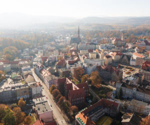 Mieszkańcy tych miast uginają się pod ciężarem długów. Niechlubny ranking