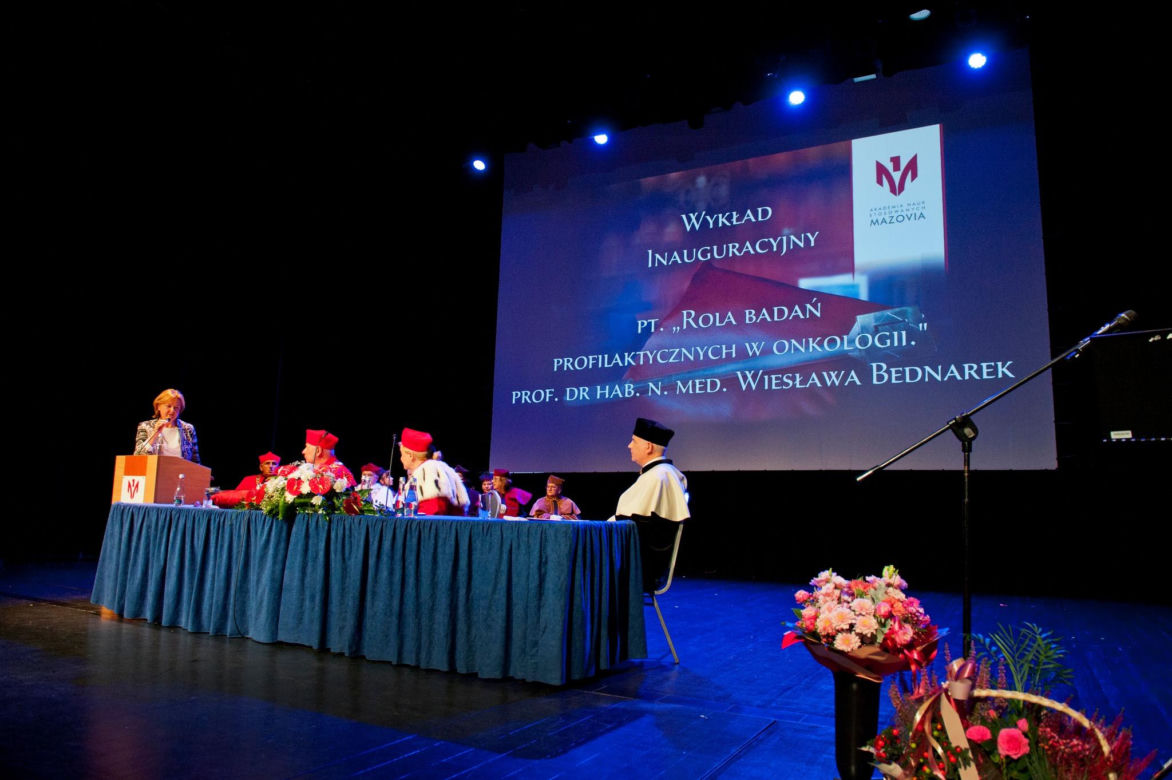 Podczas uroczystej ceremonii inauguracji nowego roku akademickiego 2024/2025 odbyła się tradycyjna immatrykulacja studentów i studentek pierwszego roku.