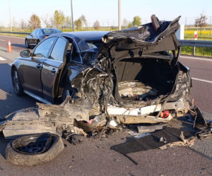 Wypadek na ekspresówce. Dwie osoby trafiły do szpitala
