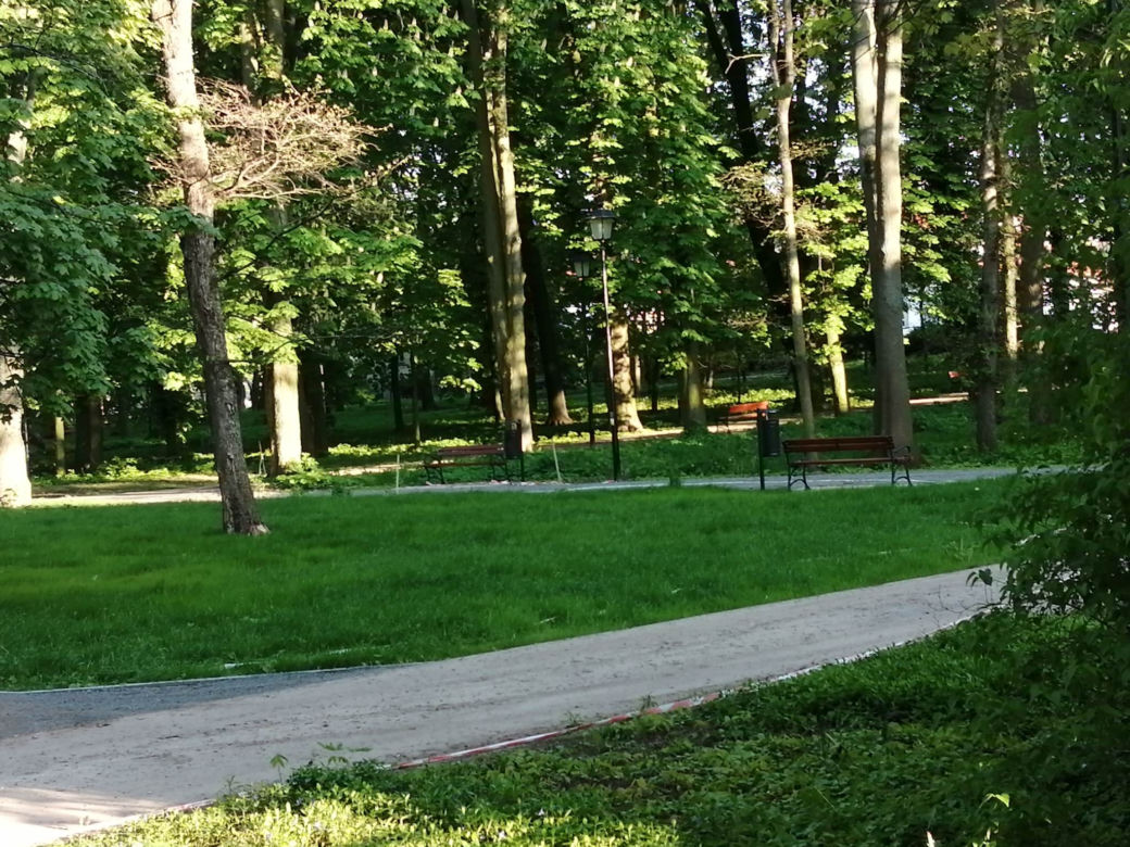 Na pierwszy rzut oka widać, że remont parku miejskiego Aleksandria w Siedlcach dobiega końca