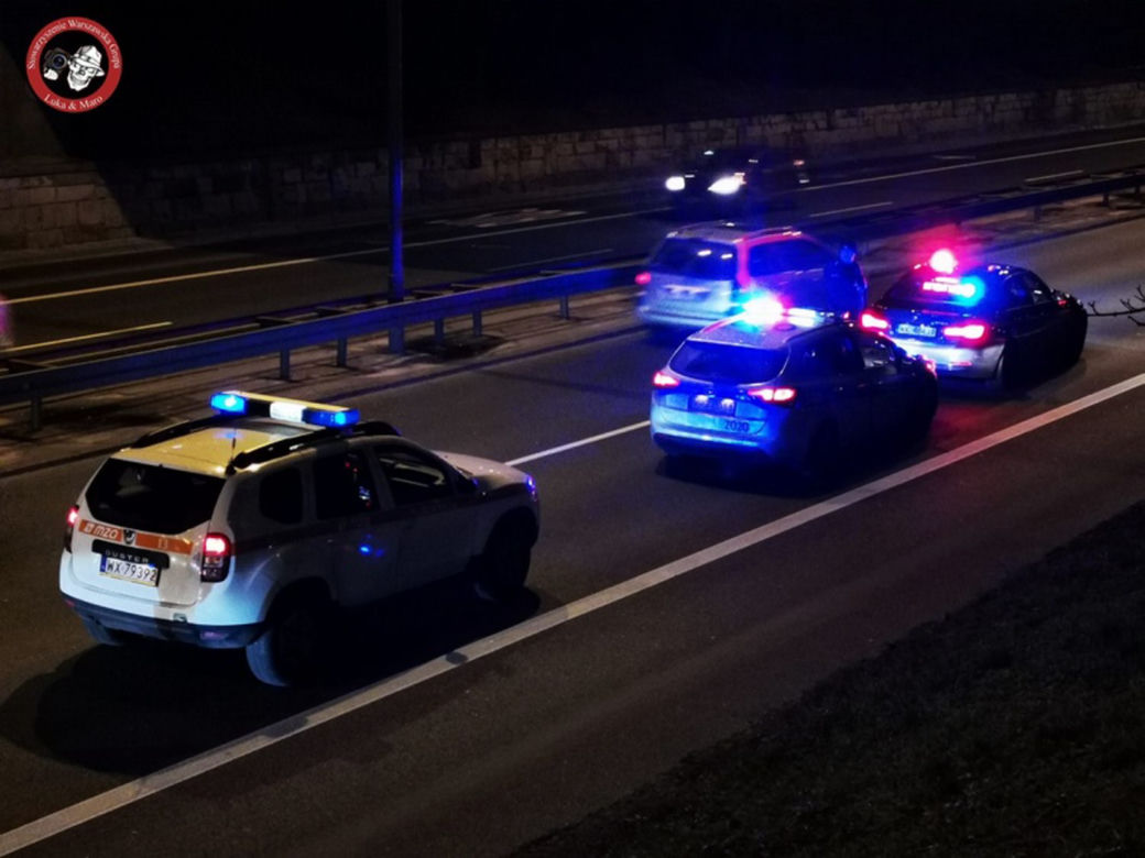 Mężczyzna skoczył z kładki