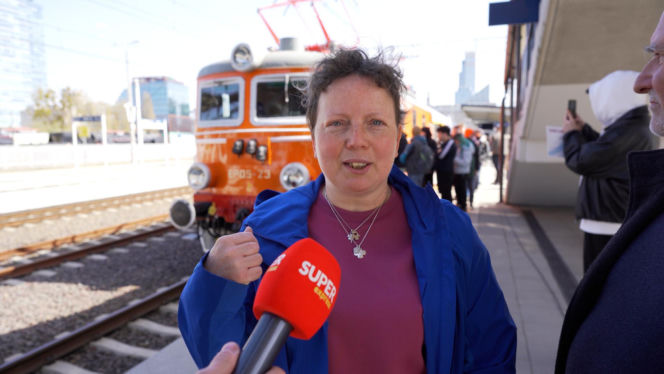 Jechałem legendarnym pociągiem. W środku jak kiedyś, aż trudno uwierzyć! Ludzie mówią wprost: „to były czasy”