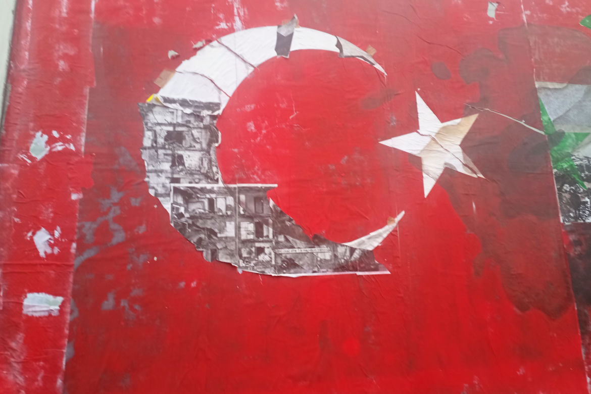 Mural - solidarność z ofiarami trzęsienia ziemi w Turcji i Syrii