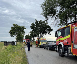 Radiowóz zderzył się z peugeotem. Pięć osób rannych, funkcjonariusze w szpitalu