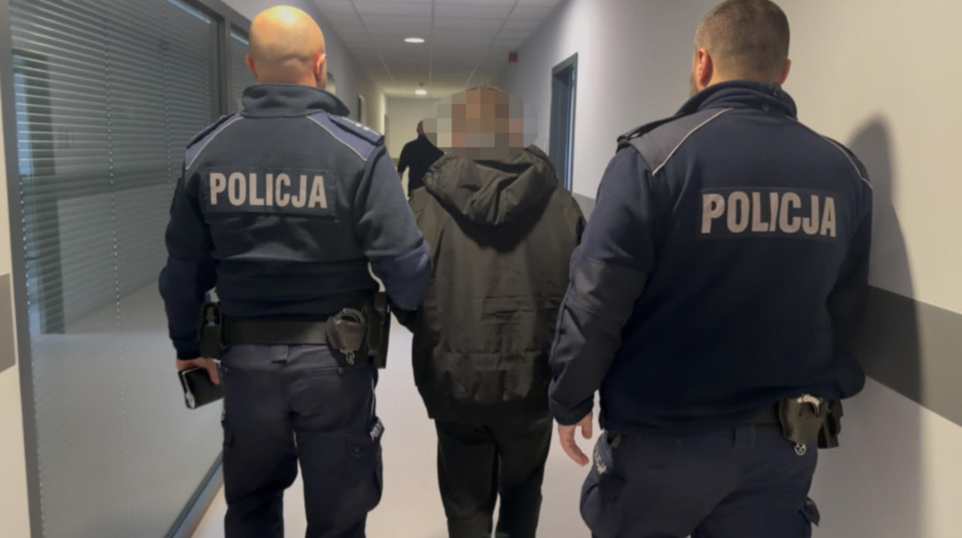 Handlowali ludźmi i narkotykami! Jedna z ofiar zdołała uciec. Zatrzymano 22 osoby
