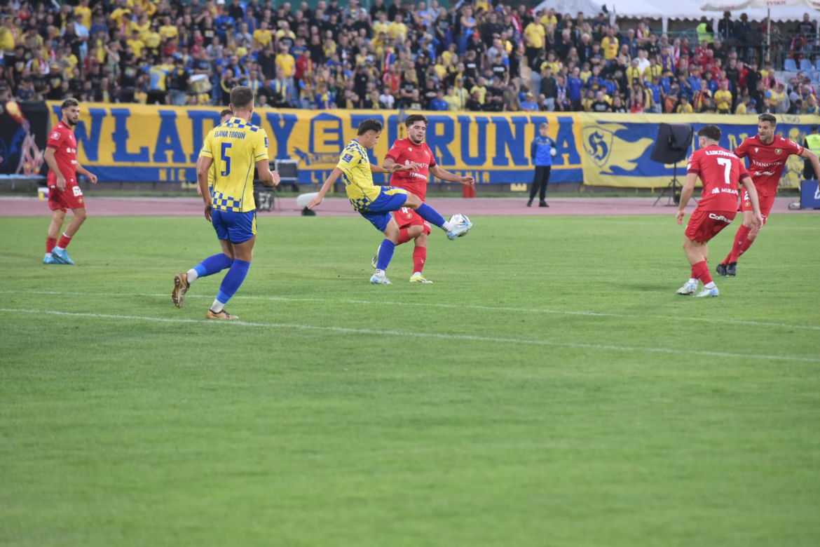 Elana Toruń - Widzew Łódź, zdjęcia z meczu 1/32 Fortuna Pucharu Polski. Święto kibiców przy ul. Bema
