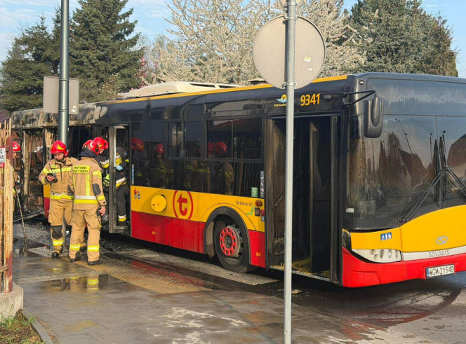 Pożar autobusu Miejskiego na Wawrze
