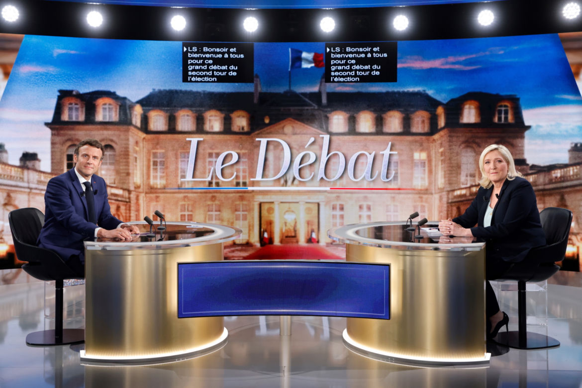 Emmanuel Macron i Marine Le Pen starli się w debacie. Kto wygra wybory?