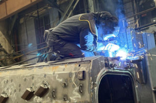 Nowe życie BMP-1. Słowacy uruchamiają seryjną produkcję kadłubów BWP