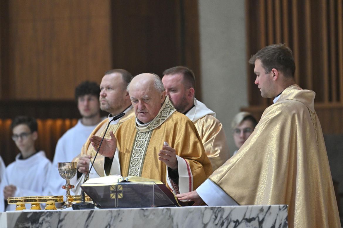 Warszawa żegna papieża Franciszka. Poruszające wpisy w Archikatedrze 