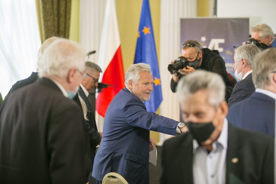 Debata z udziałem prezydentów: Aleksandra Kwasniewskiego i Bronisława Komorowskiego