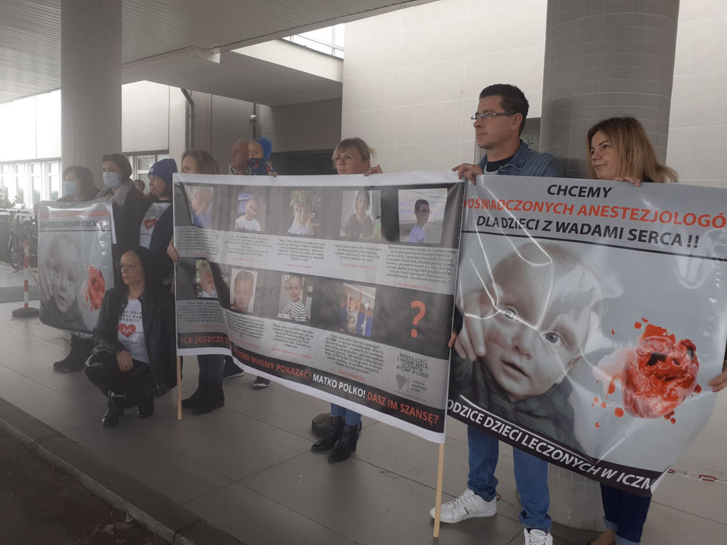 Protest rodziców w ICZMP w Łodzi