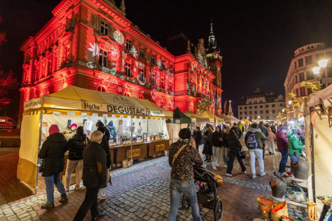 To najbardziej świąteczne miasto w województwie śląskim. Częściowo znajduje się w Małopolsce
