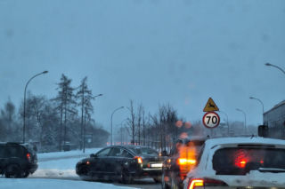 Zima na Podkarpaciu nie odpuszcza. Błoto pośniegowe utrudnia jazdę w regionie