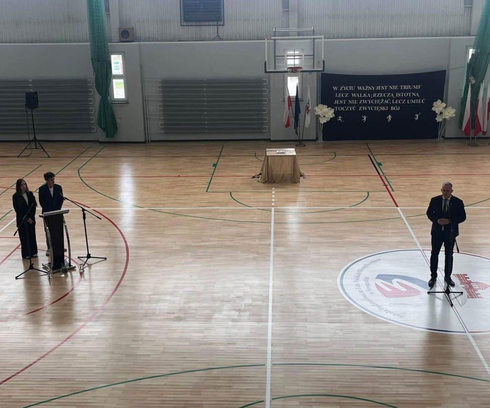 W Nowogardzie otwarto zmodernizowaną Halę Sportową