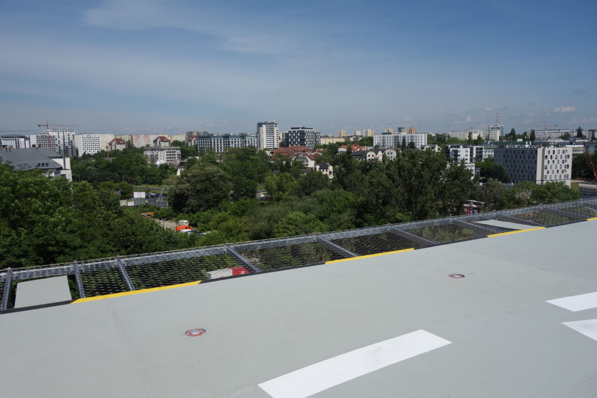 Taki widok rozpościera się z lądowiska dla helikopterów na szczycie nowego budynku SPSK nr 1 w Lublinie