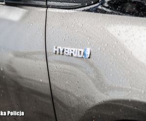 Toyota Yaris Hybrid i Mazda CX-5 odzyskane przez kryminalnych