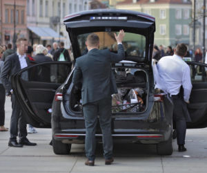 Minister rolnictwa Stefan Krajewski na jarmarku wielkanocnym