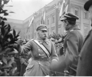 Marszałek Józef Piłsudski na placu Saskim, 11.11.1929 r.