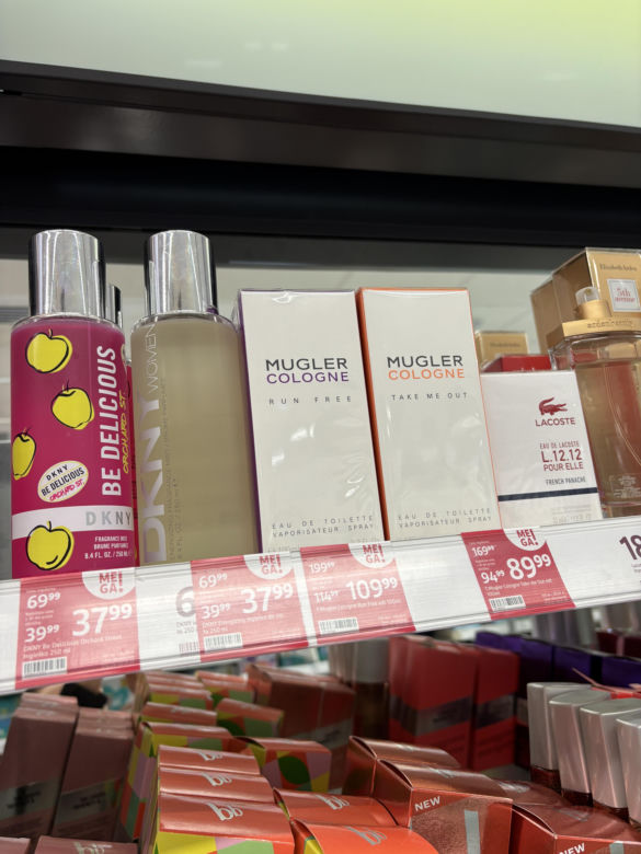 Wyprzedaż perfum w Rossmannie