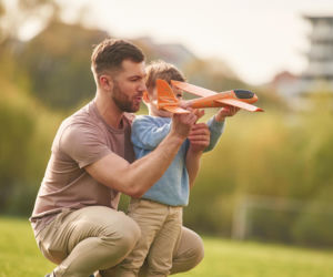 Jak spędzać czas z dzieckiem bez pieniędzy? Pomysły na wspólne chwile, które zapamiętacie na lata