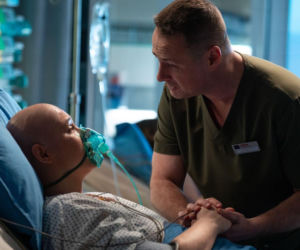 Na dobre i na złe odc. 988. Aleś Zagajewski (Paweł Małaszyński), Iga (Anna Szymańczyk)