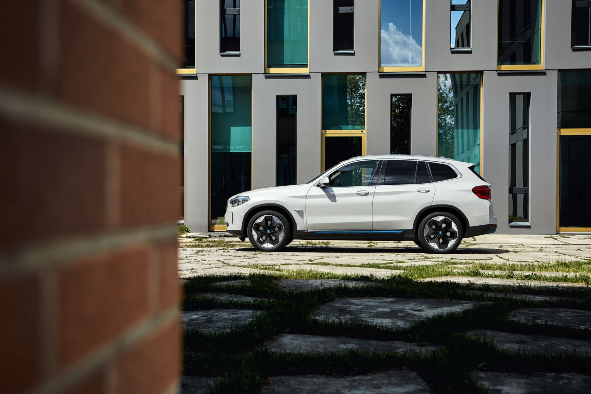 BMW iX3 (2021)