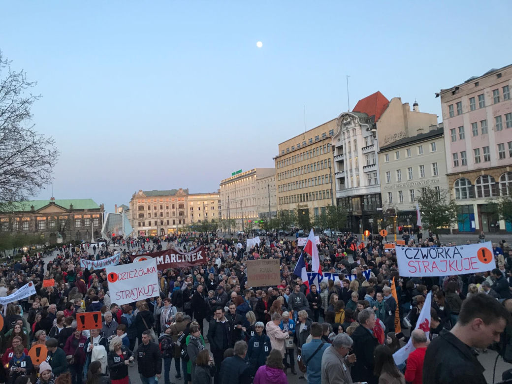 Łańcuch Światła na pl. Wolności