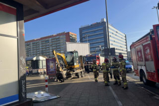 Koparka wjechała do apteki